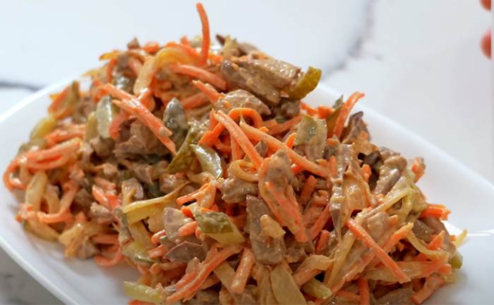 Гениальный салат всего из трех ингредиентов на новогодний стол. Печенка, лук и морковь по-корейски
