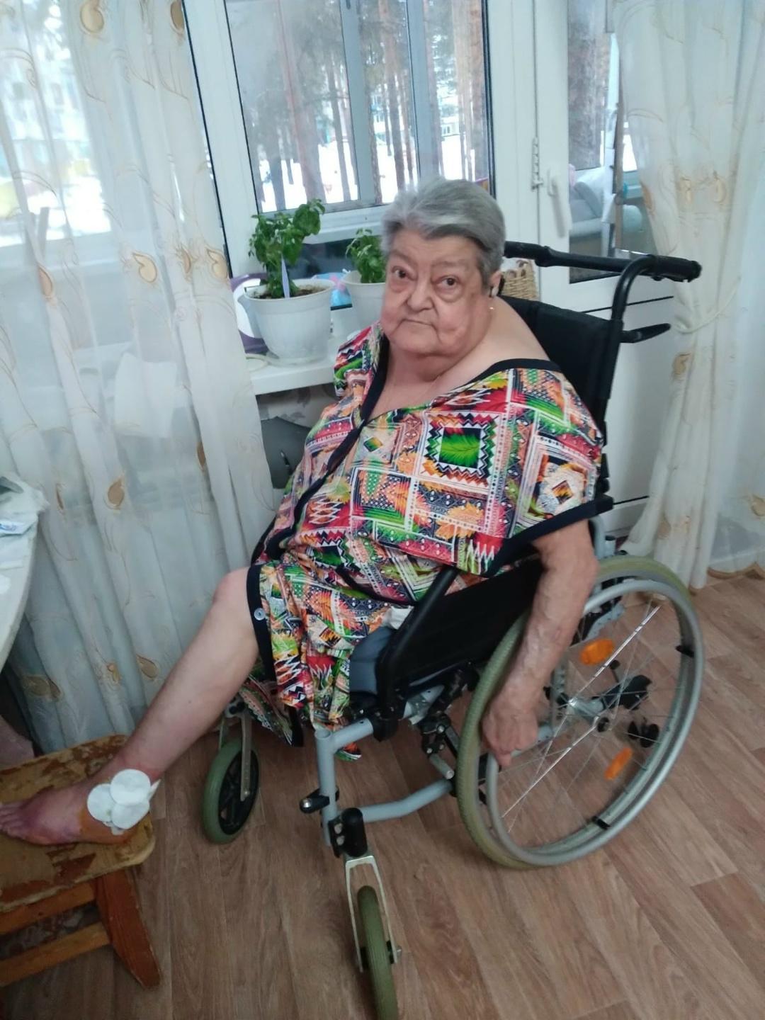 Ампутирована нога, нет слуха.