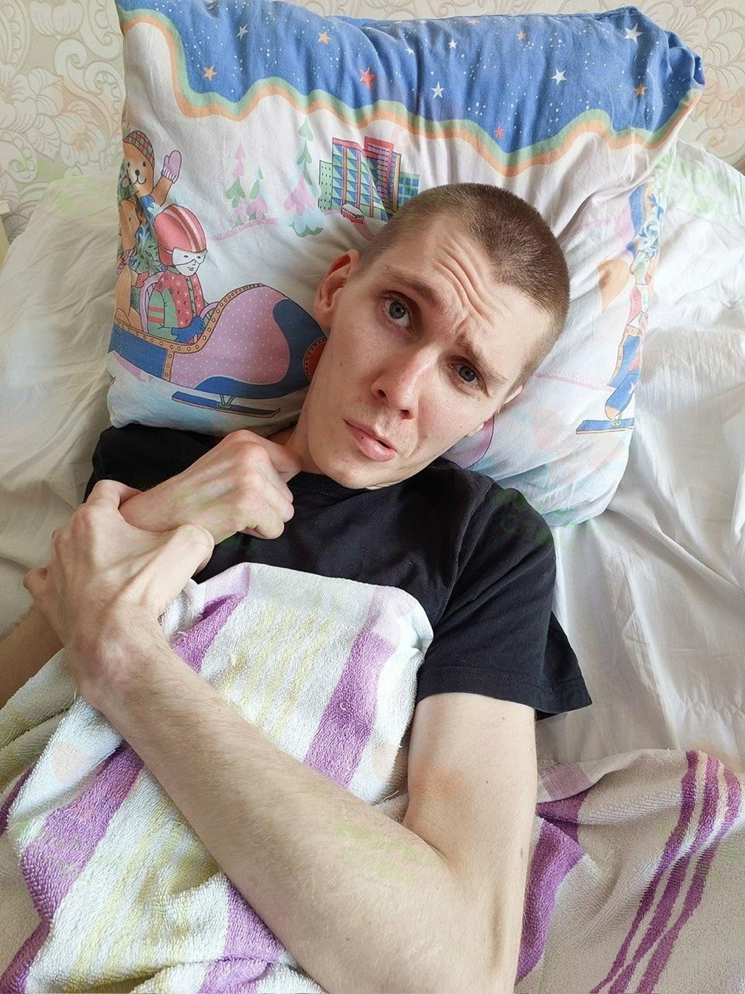 «Я Елена, мама Миши. Мне очень тяжело писать этот текст, но молчать я больше не могу, потому что сейчас от помощи неравнодушных людей зависит жизнь моего сына.