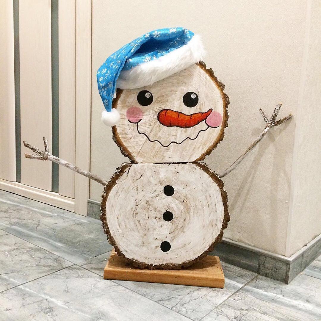 Снеговики из деревянных спилов⛄