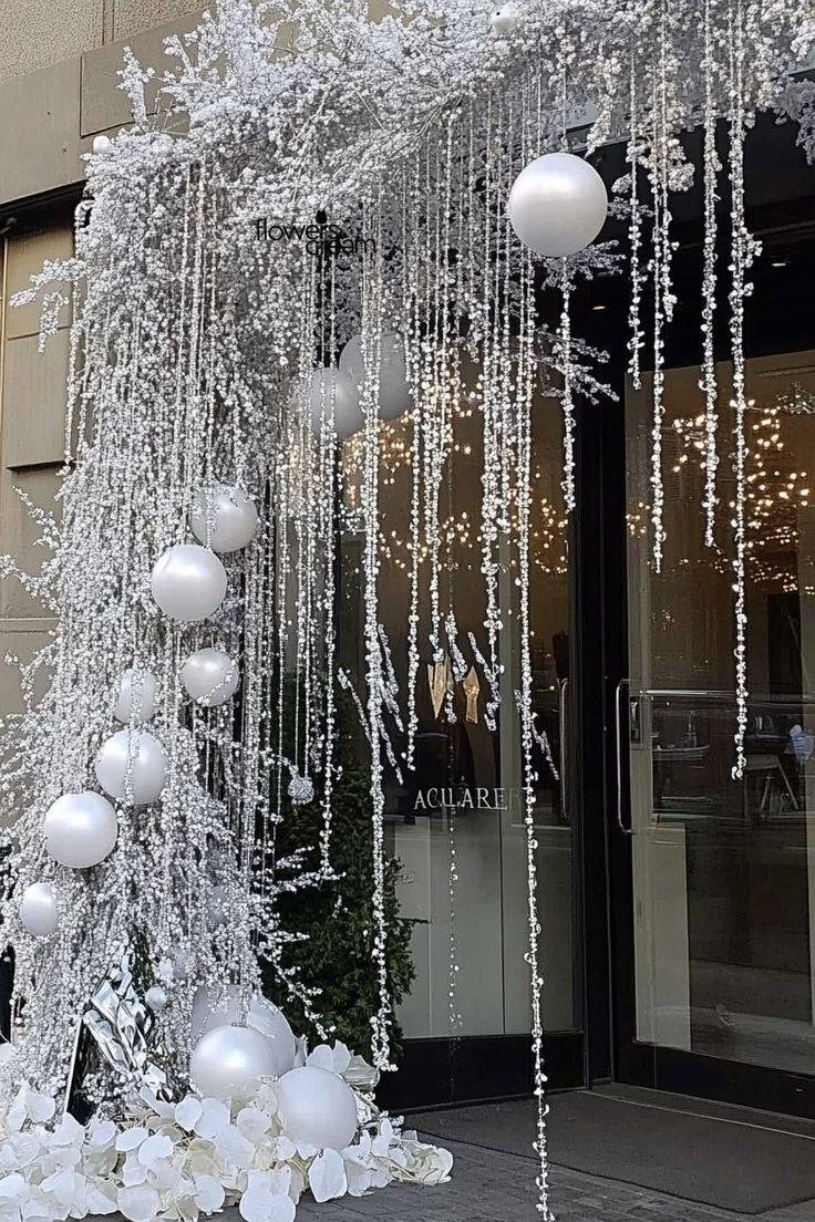 Вот умеют же люди создавать новогодний декор, что аж дух захватывает