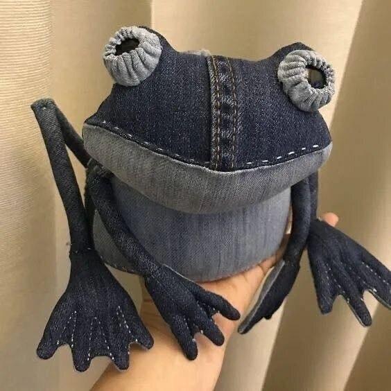 Прелестные игрушки из старых джинсов 😃