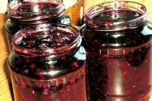 Пpocтое варенье из черной смородины стаканами