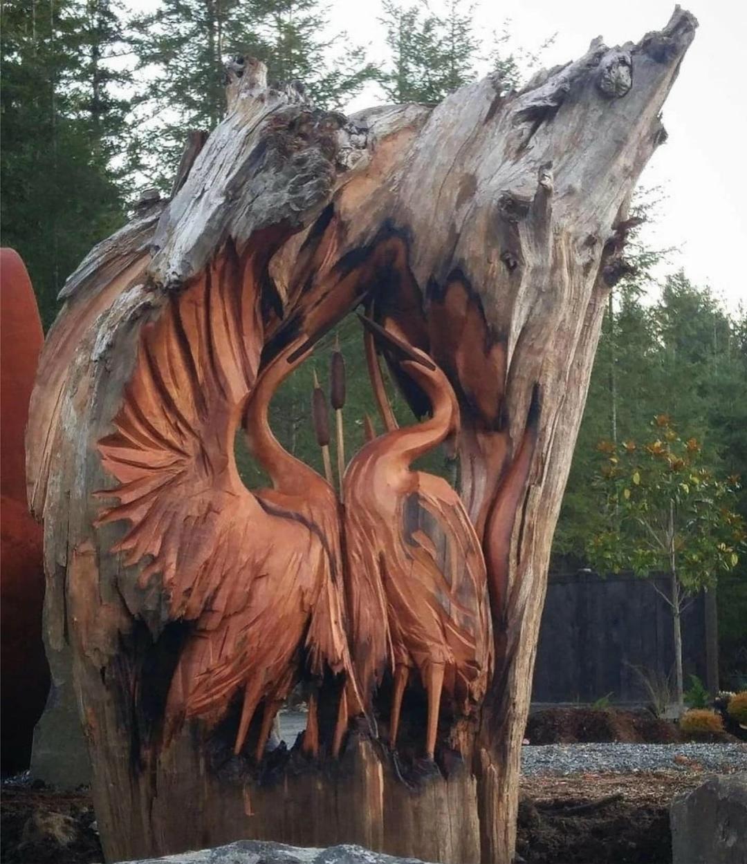 Шикарная резьба по дереву - мастеру браво