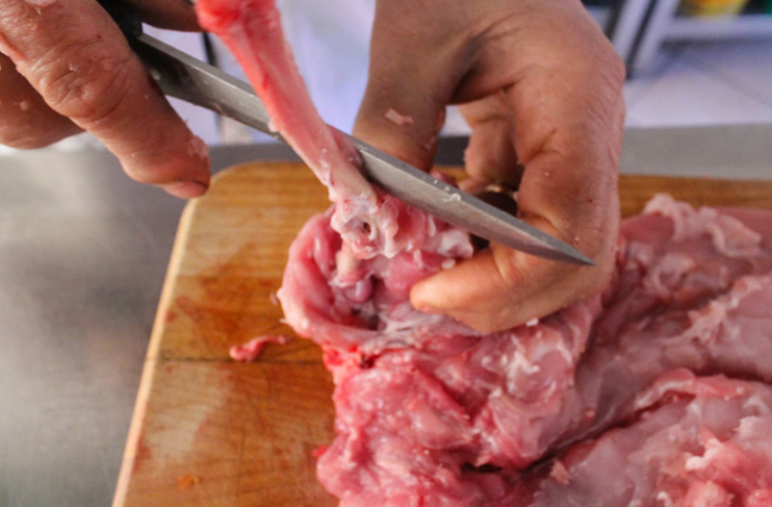 Как удалить из кролика все кости, сохранив цельной тушку