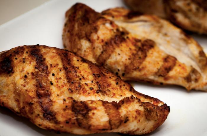 Как правильно жарить на гриле курицу