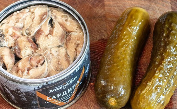 Открыли банку консервов и готовим гениальный салат: на ужин или обед за 3 минуты