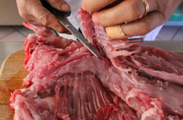 Как удалить из кролика все кости, сохранив цельной тушку