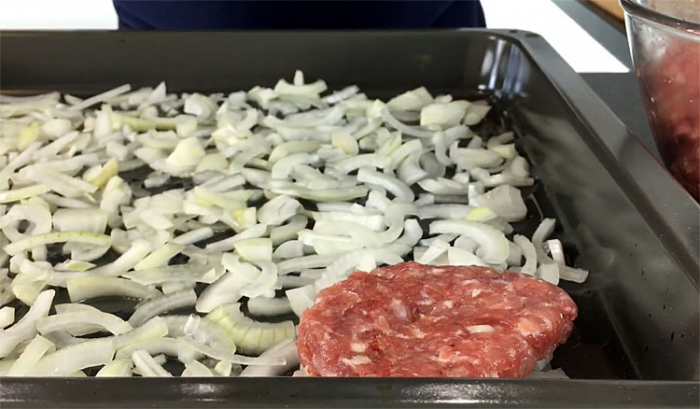 Готовим котлеты на подушке из лука. Одно изменение, но результат покоряет