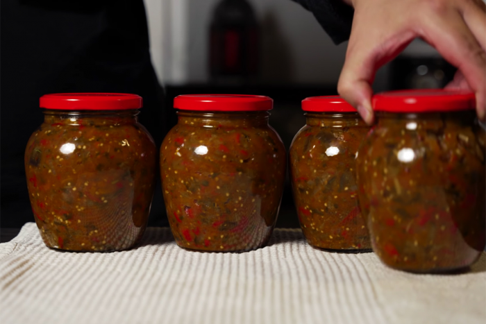 Новый вариант баклажанной икры на зиму: с запеченным перцем в 2 раза вкуснее
