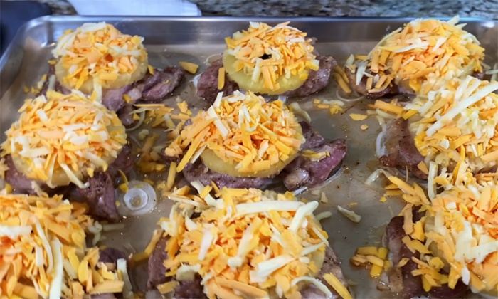 Мясо по-французски без майонеза, а соусом бешамель: сочное, вкусное, растает во рту