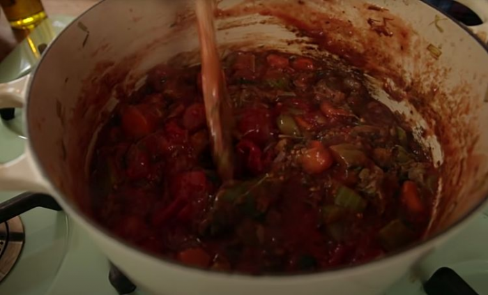 Тушеная говядина по рецепты Джейми Оливера. Можно есть без ножа, рассыпается на волокна под вилкой