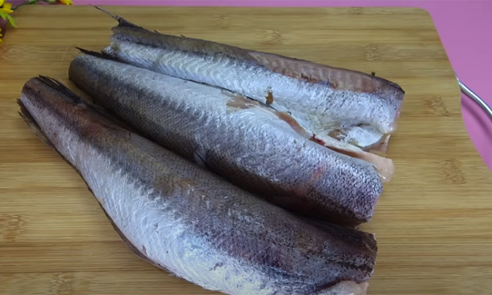Готовим недорогой хек вкуснее лосося. Без утомительной жарки, просто ставим в духовку и ждем
