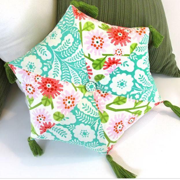 Декоративная подушка из лоскутков - треугольников. Мастер-классы