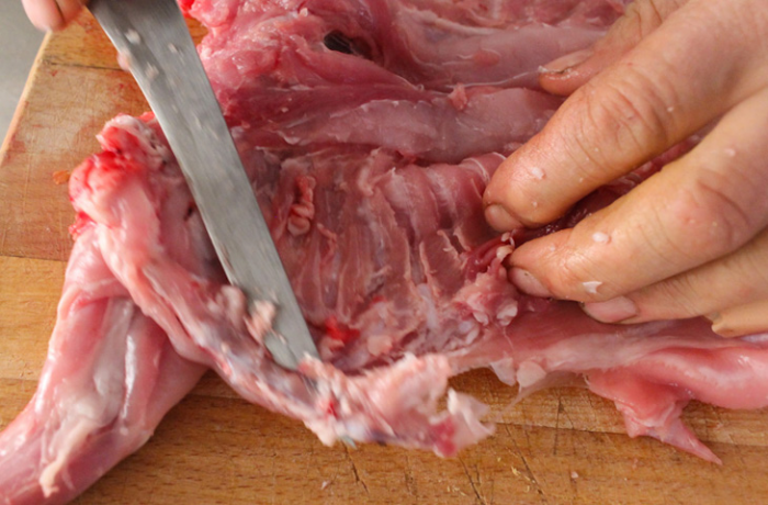 Как удалить из кролика все кости, сохранив цельной тушку