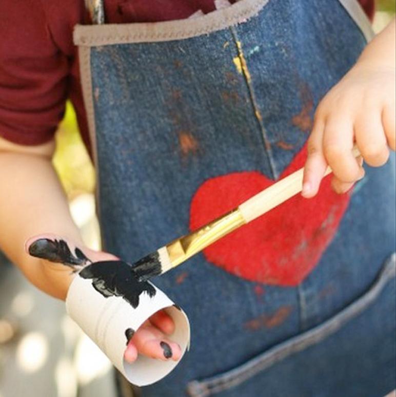 Детский фартук из старых джинсов. Выкройка и мастер-класс