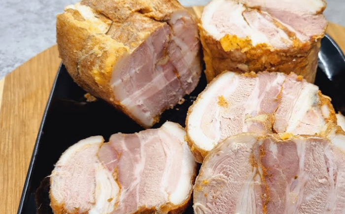 Запеченая грудинка на горячее и в нарезку. Требует всего 5 минут на подготовку