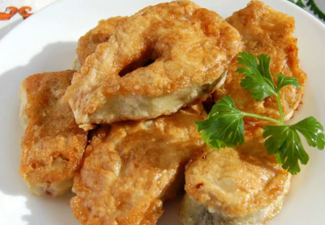 Готовим хека в сливочном масле: пожарили в 7 минут на сковороде