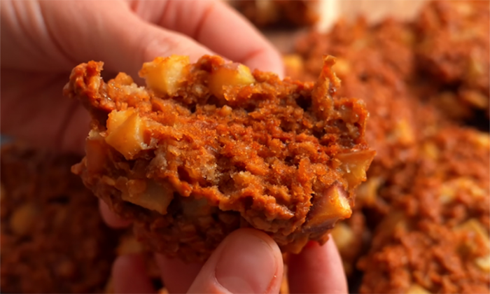 Овсянка и яблоки: вы не пробовали ничего вкуснее. Взяли недорогую крупу и сделали десерт из ресторана