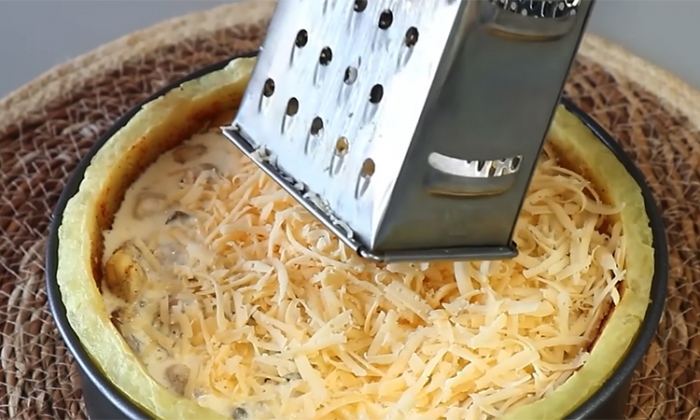 Особенный пирог без грамма муки и совсем без теста. Вместо взяли картофель, в начинке почти рагу