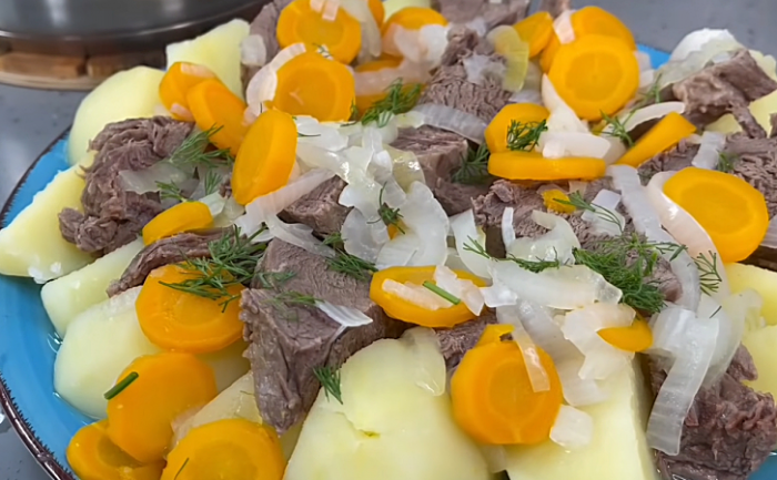 Мясо с картошкой по башкирскому рецепту. Можно есть губами, настолько мягкое