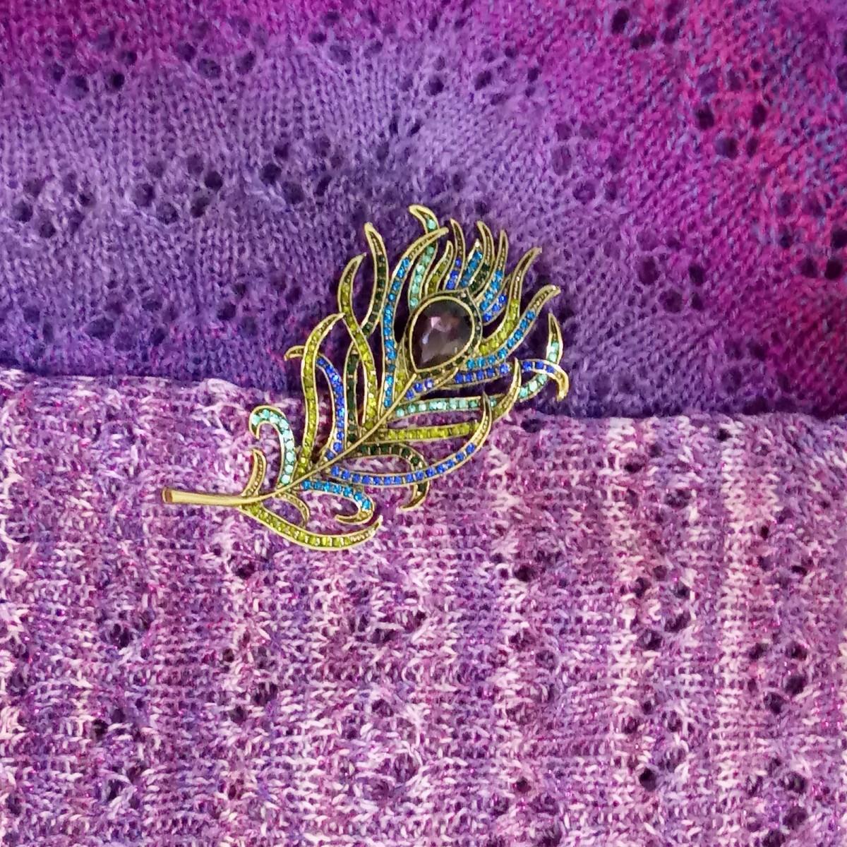 Шаль спицами "Хит сезона". Описание