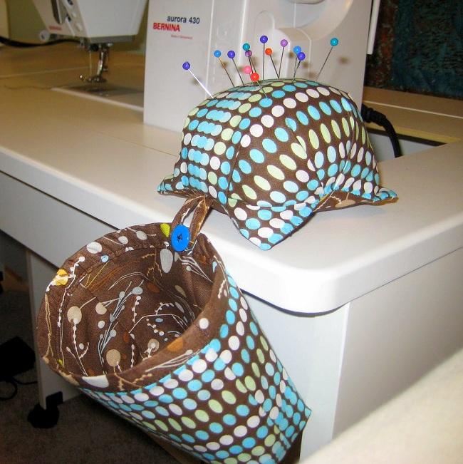 Игольница своими руками и мешочек для обрезков