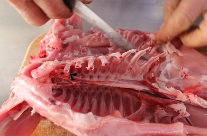 Как удалить из кролика все кости, сохранив цельной тушку