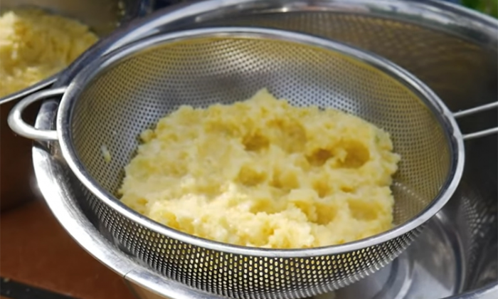 Золотистые нежные драники: хрупкие и хрустящие. Тот самый рецепт из детства