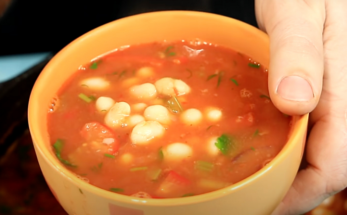 Берем банку фасоли в варим наваристый суп по грузинскому рецепту. За 30 минут кастрюля готова