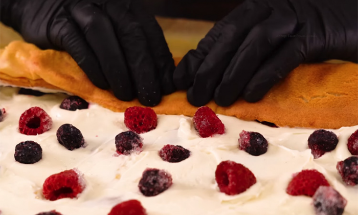 Ленивый рецепт рулета. Делать просто, а получается неотличимо от нежнейшего торта