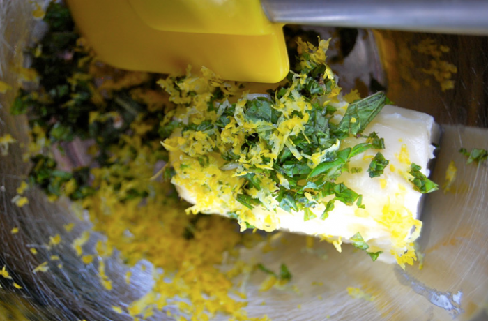 Используем остатки зелени: делаем заправки и масло