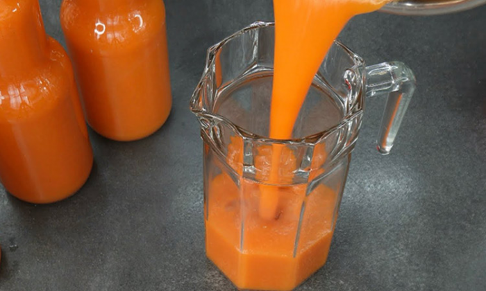 Сок, какой был только в СССР в тех самых трехлитровых банках. Яблочно-морковный, в лучших традициях