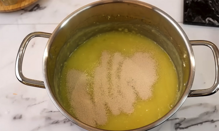 Пирожки «Ленивые», без лепки и хлопот: собираются за 5 минут сразу с начинкой, а жарятся еще быстрее