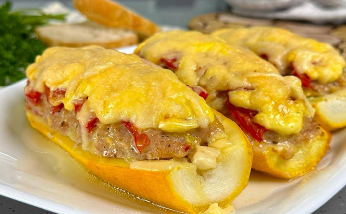 Фаршируем кабачки-лодочки: потрясающий бюджетный ужин без особых хлопот