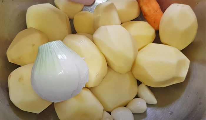 Добавляем немного дрожжей в картофельнын оладьи. Вкус сразу стал интереснее