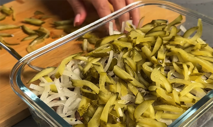 Цыганский салат с куриной печенью: разлетится быстрее Оливье на праздничном столе