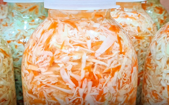 Квашеная капуста по особому рецепту: точно не скиснет и будет хрустеть