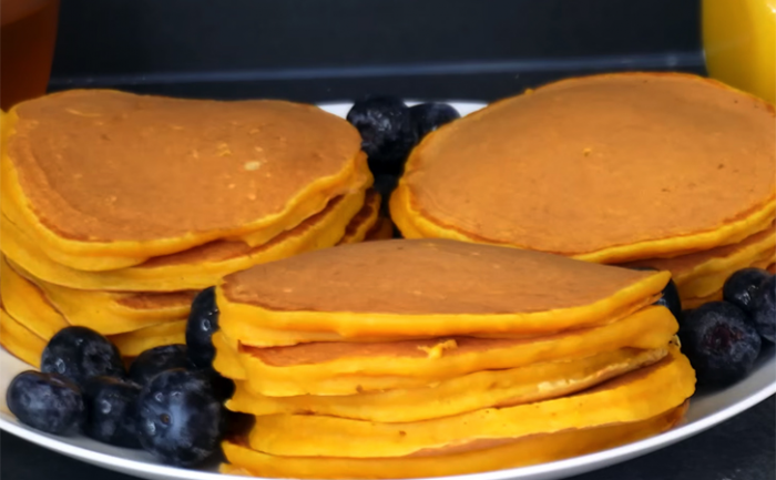 По виду это почти обычные оладьи, но на самом деле они из тыкву