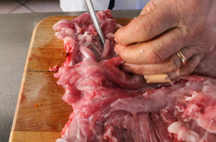 Как удалить из кролика все кости, сохранив цельной тушку