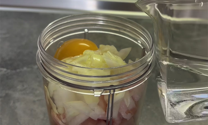 Нежная печеночная колбаса без мясорубки: формуется просто в стакане