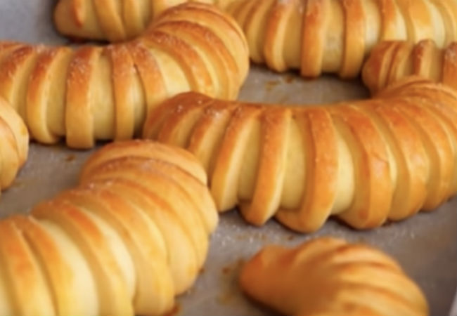 Рогалики к чаю: обычное тесто превращается в вкуснейший десерт