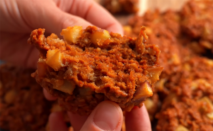 Овсянка и яблоки: вы не пробовали ничего вкуснее. Взяли недорогую крупу и сделали десерт из ресторана