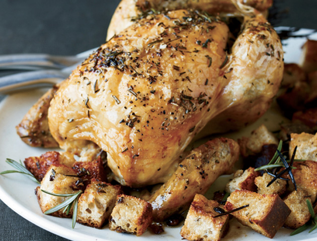 10 рецептов сочной курицы, запеченной целиком