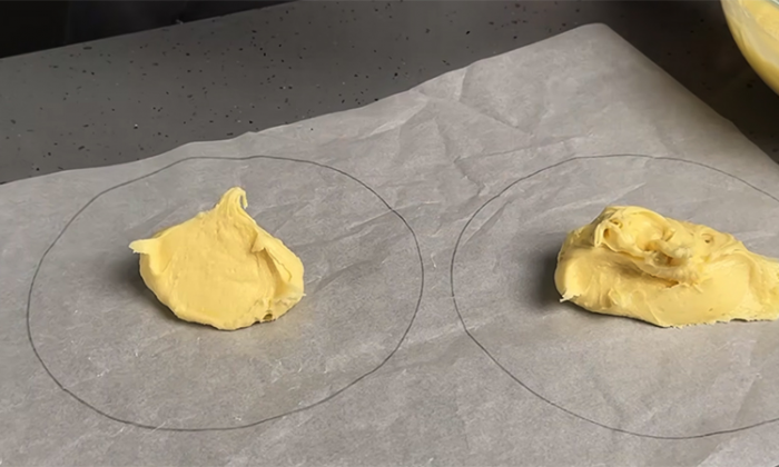 Нежнейший торт на зиму, знаменитый «Бабушкин». Простой крем и коржи на скорую руку