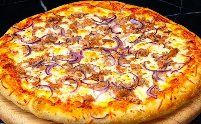 Домашняя пицца на тонком тесте: рецепт проще обычных, с хрустящей корочкой