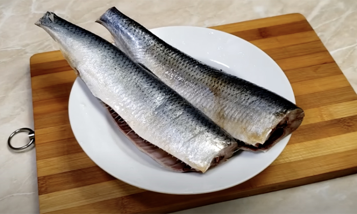 Сочная сельдь «Мурманское золото»: стоит всего ночь, а к утру тает во рту и становится нежнее красной рыбы