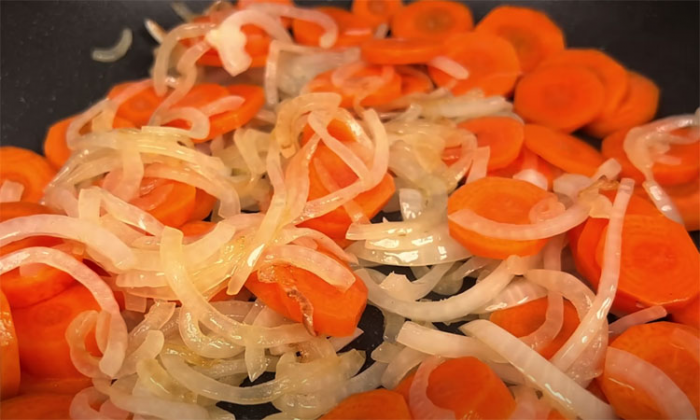 Делаем мясное рагу за 10 минут. Подходит даже для будней и экономит время