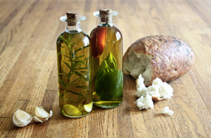 Используем остатки зелени: делаем заправки и масло