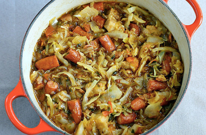 Капуста и сосиски. Рецент рагу для ленивых и экономных